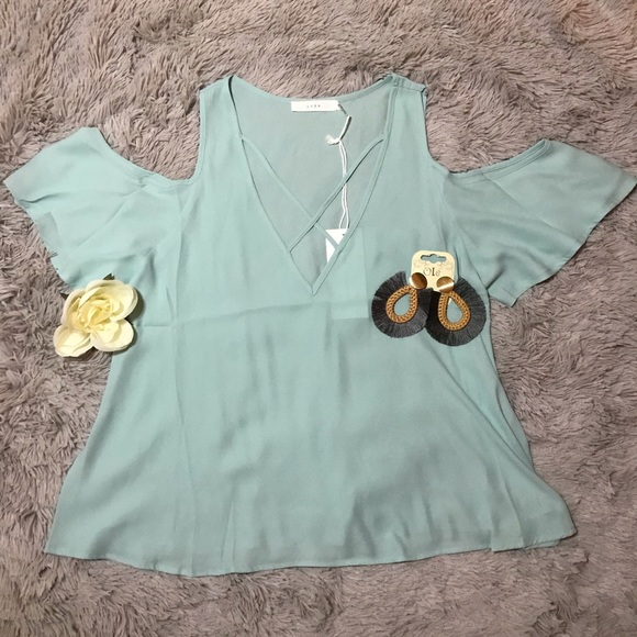 Beautiful light mint/pastel blouse - Picture 3 of 3